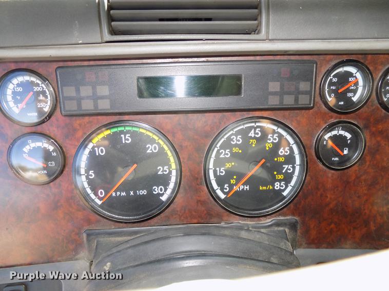 image for item DB8524 2002 Freightliner Century Class ST120 Heritage semi truck