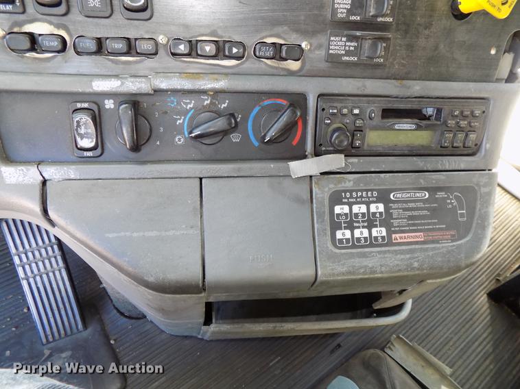 image for item DB8524 2002 Freightliner Century Class ST120 Heritage semi truck