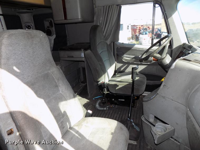 image for item DB8524 2002 Freightliner Century Class ST120 Heritage semi truck