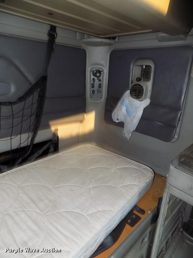 image for item DB8524 2002 Freightliner Century Class ST120 Heritage semi truck