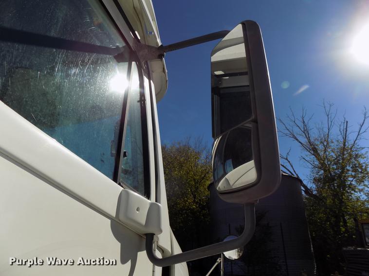 image for item DB8524 2002 Freightliner Century Class ST120 Heritage semi truck