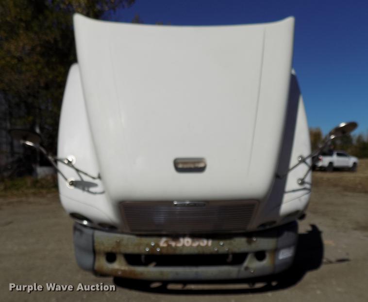 image for item DB8524 2002 Freightliner Century Class ST120 Heritage semi truck