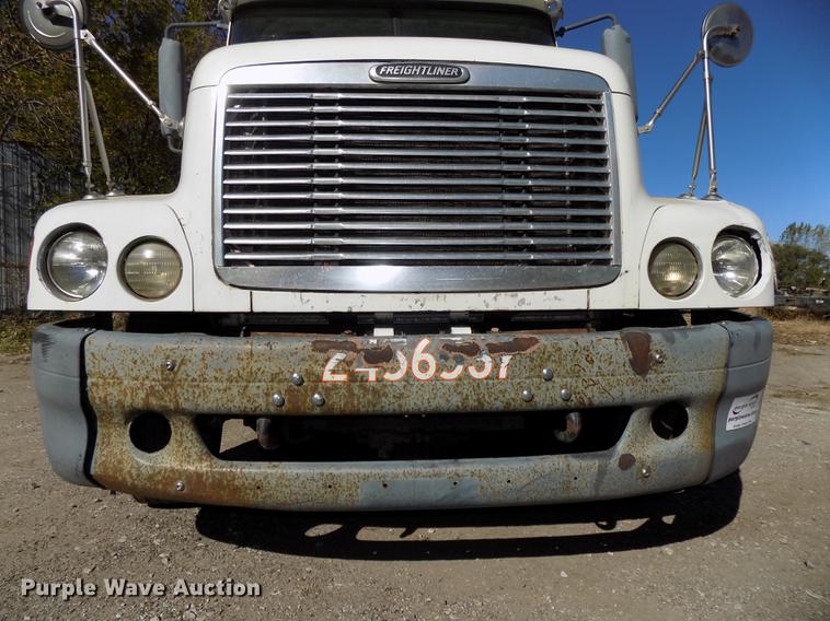 image for item DB8524 2002 Freightliner Century Class ST120 Heritage semi truck