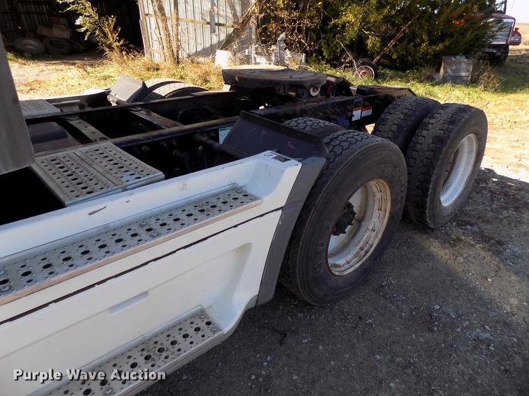 image for item DB8524 2002 Freightliner Century Class ST120 Heritage semi truck