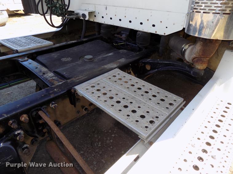 image for item DB8524 2002 Freightliner Century Class ST120 Heritage semi truck