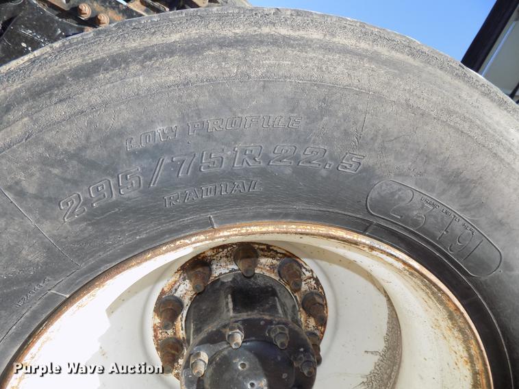 image for item DB8524 2002 Freightliner Century Class ST120 Heritage semi truck