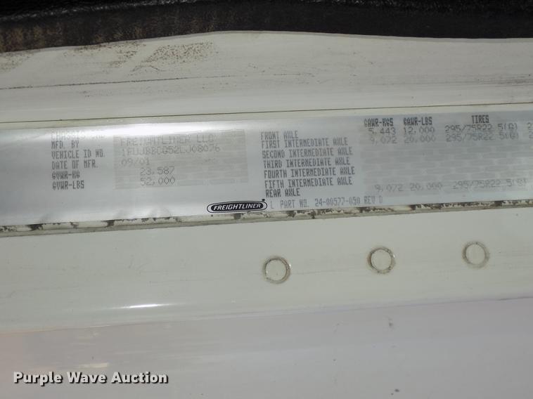 image for item DB8524 2002 Freightliner Century Class ST120 Heritage semi truck