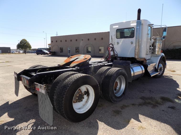 image for item DB8544 2011 Kenworth T800 semi truck