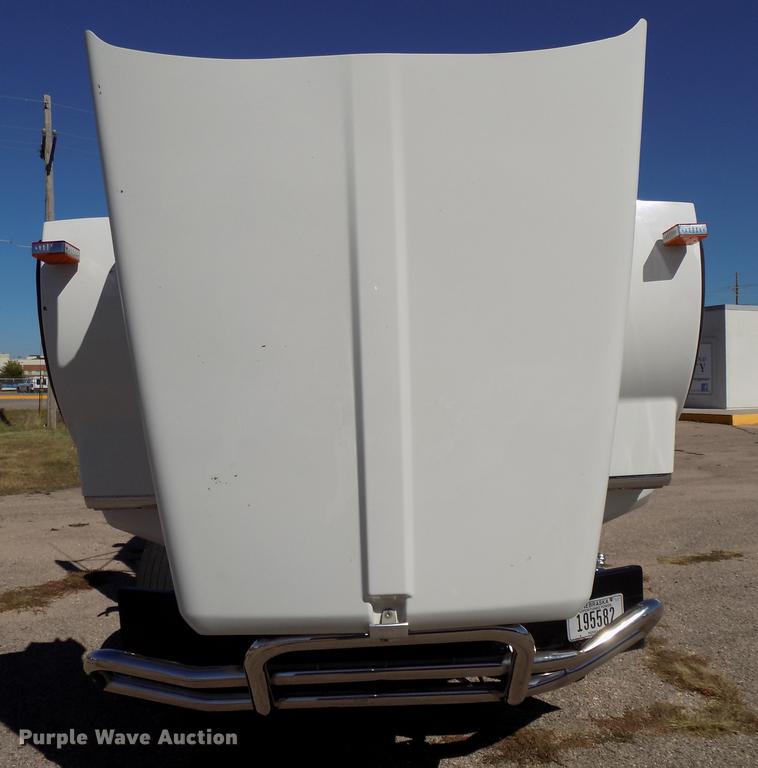 image for item DB8544 2011 Kenworth T800 semi truck