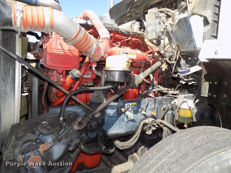 image for item DB8544 2011 Kenworth T800 semi truck