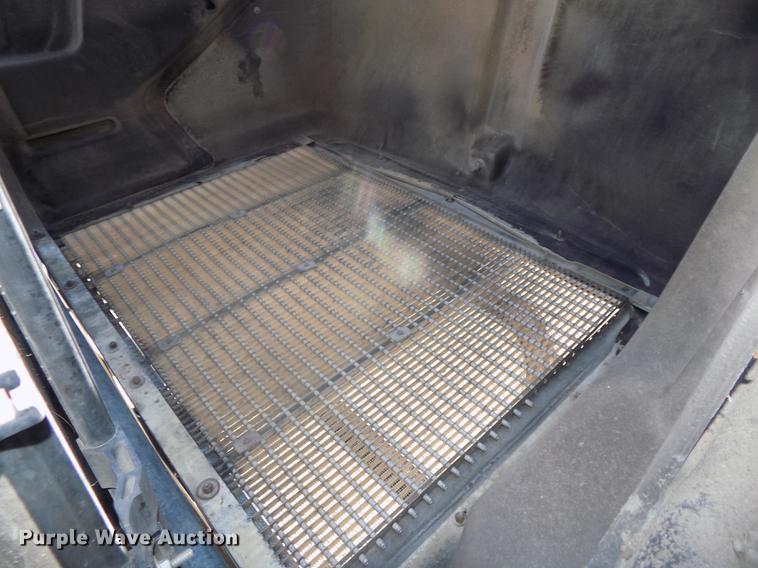 image for item DB8544 2011 Kenworth T800 semi truck