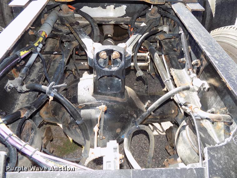 image for item DB8544 2011 Kenworth T800 semi truck