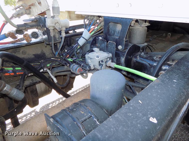 image for item DB8544 2011 Kenworth T800 semi truck