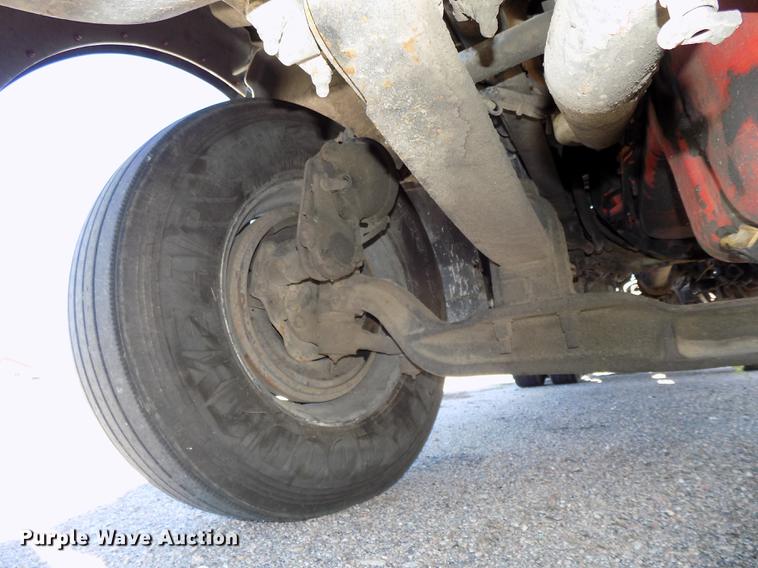 image for item DB8544 2011 Kenworth T800 semi truck