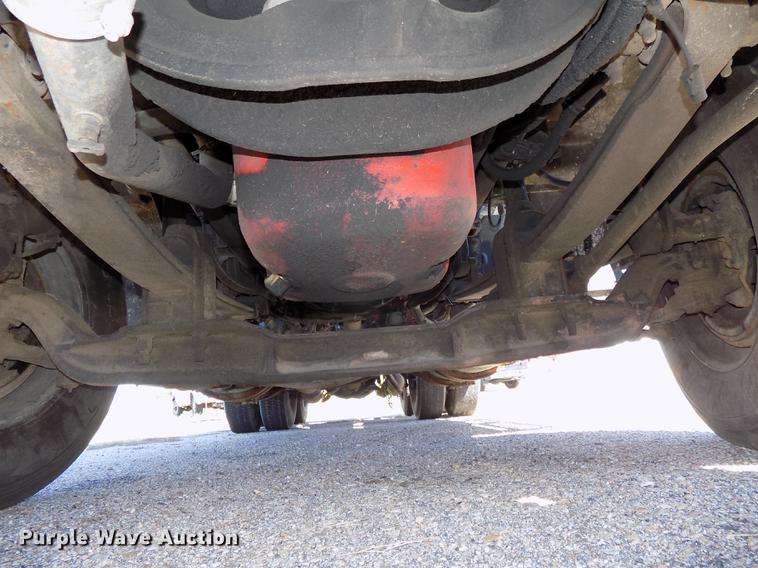 image for item DB8544 2011 Kenworth T800 semi truck