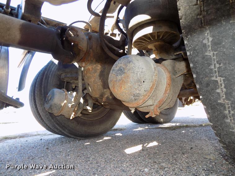 image for item DB8544 2011 Kenworth T800 semi truck