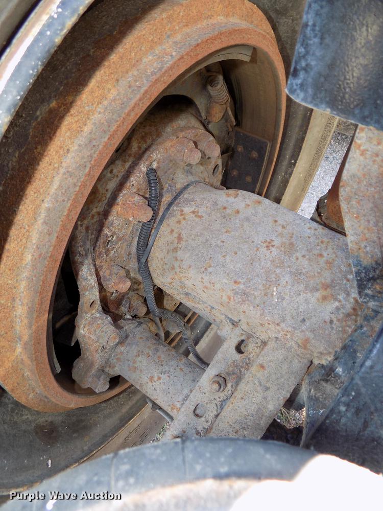 image for item DB8544 2011 Kenworth T800 semi truck