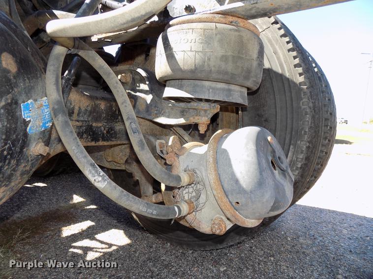 image for item DB8544 2011 Kenworth T800 semi truck