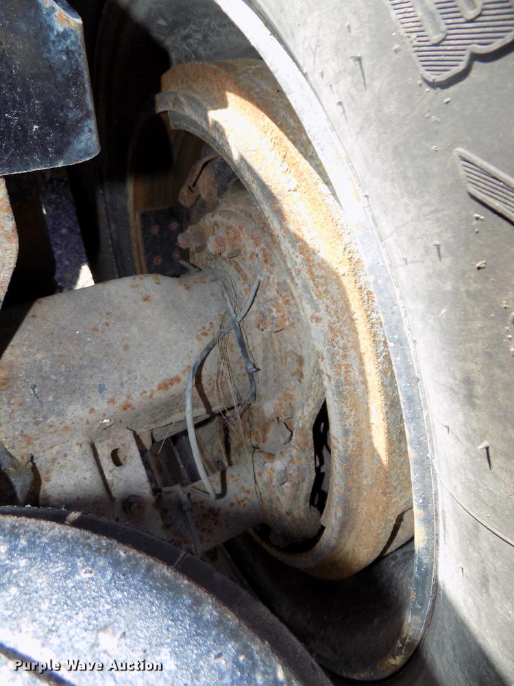 image for item DB8544 2011 Kenworth T800 semi truck