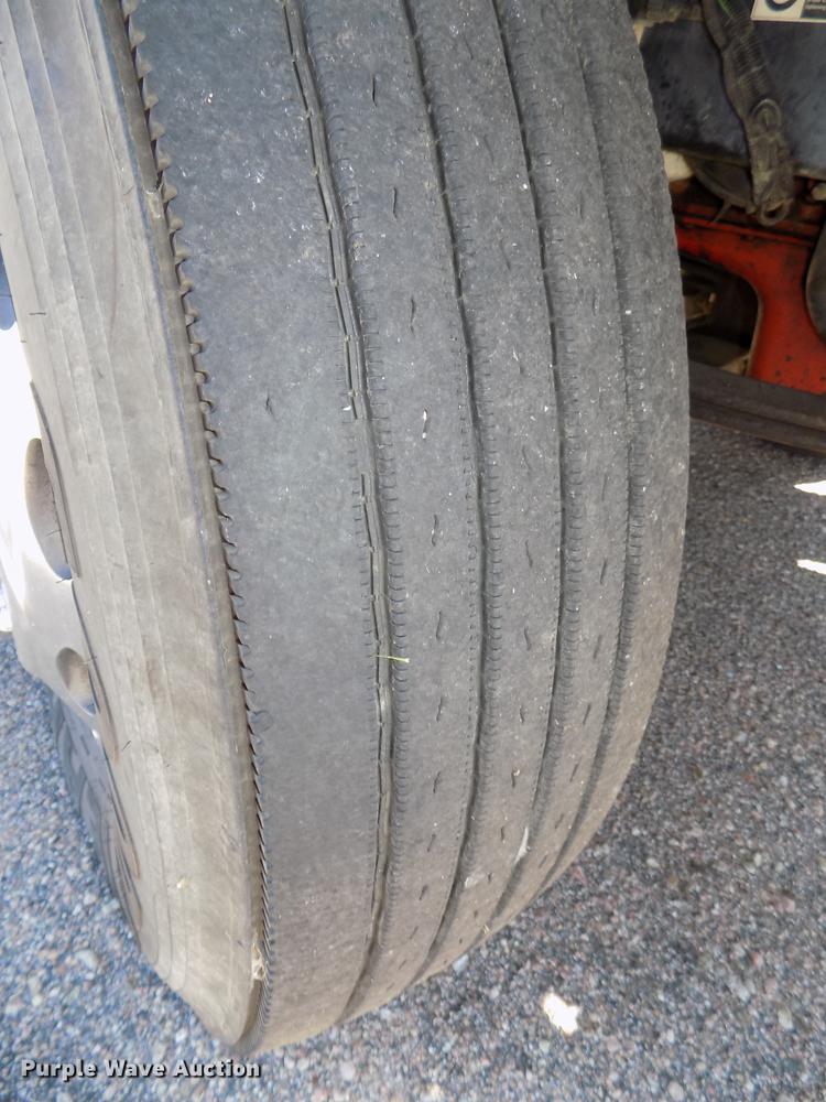 image for item DB8544 2011 Kenworth T800 semi truck