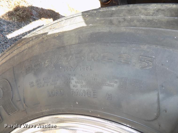 image for item DB8544 2011 Kenworth T800 semi truck