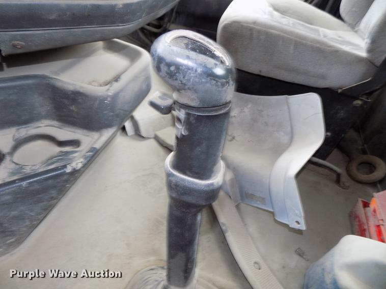 image for item DB8603 2000 Volvo VN semi truck