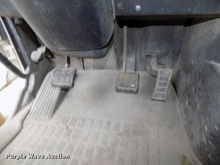 image for item DB8603 2000 Volvo VN semi truck