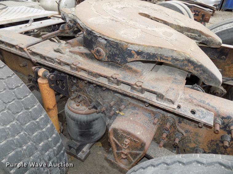 image for item DB8603 2000 Volvo VN semi truck