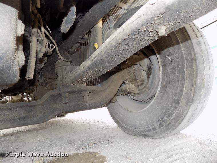 image for item DB8603 2000 Volvo VN semi truck