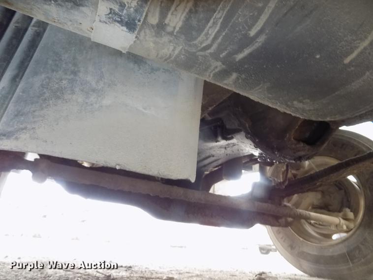 image for item DB8603 2000 Volvo VN semi truck