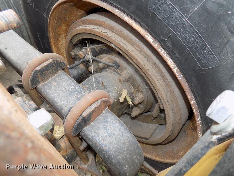 image for item DB8603 2000 Volvo VN semi truck