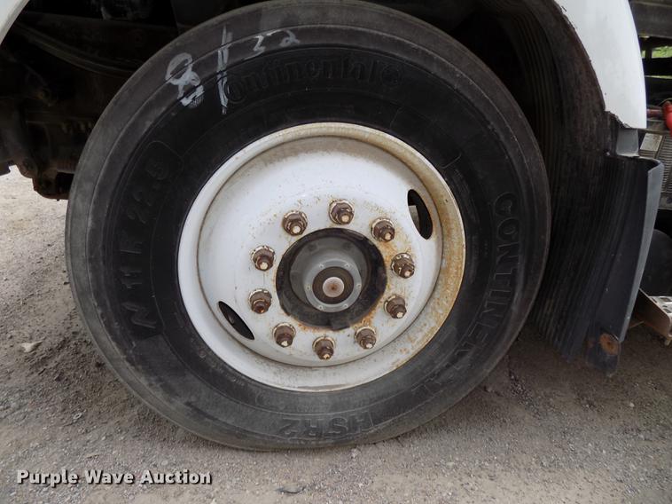 image for item DB8603 2000 Volvo VN semi truck