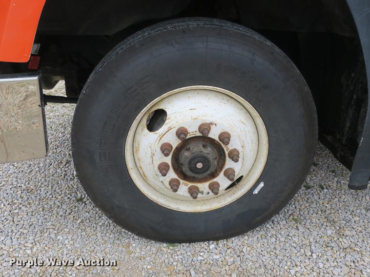 image for item DB8965 1994 Mack CH613 semi truck