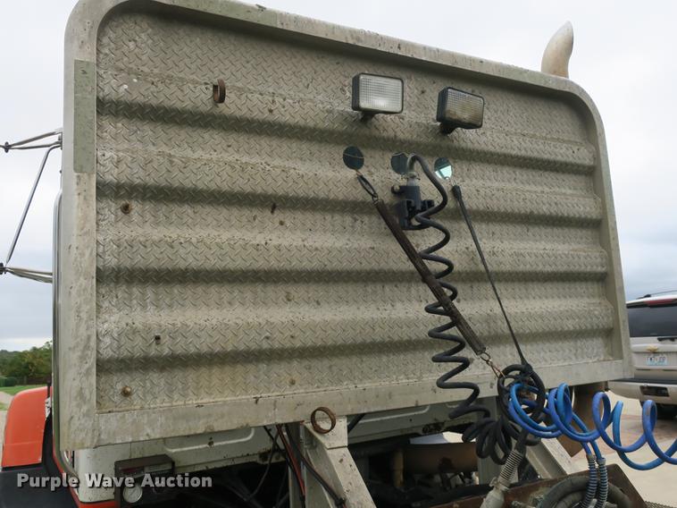 image for item DB8965 1994 Mack CH613 semi truck