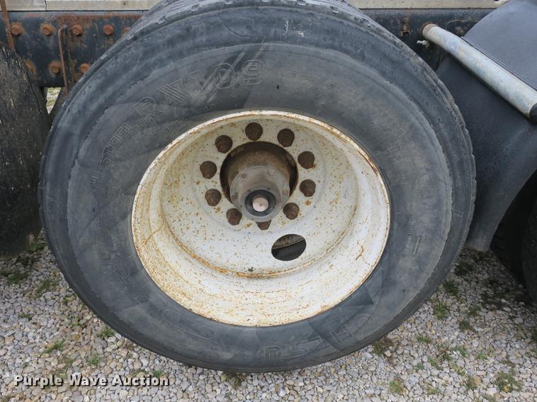 image for item DB8965 1994 Mack CH613 semi truck