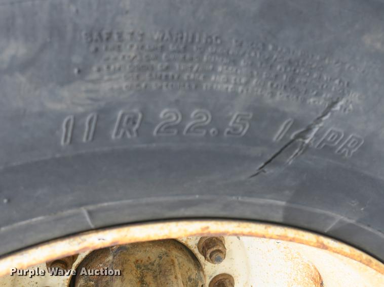 image for item DB8965 1994 Mack CH613 semi truck