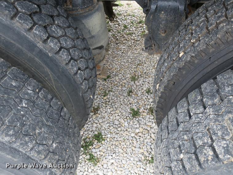 image for item DB8965 1994 Mack CH613 semi truck