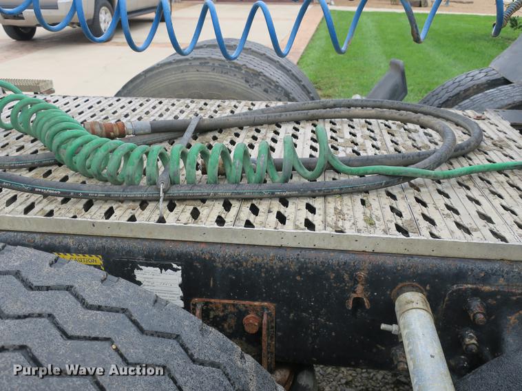 image for item DB8965 1994 Mack CH613 semi truck