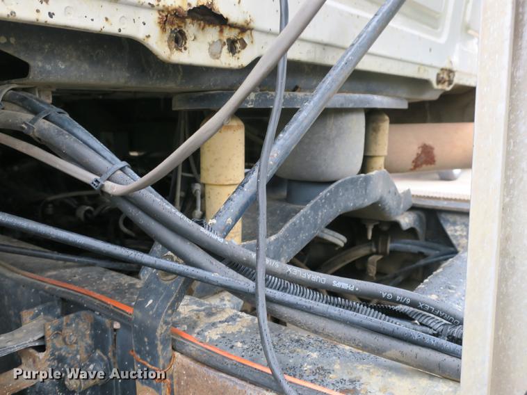 image for item DB8965 1994 Mack CH613 semi truck