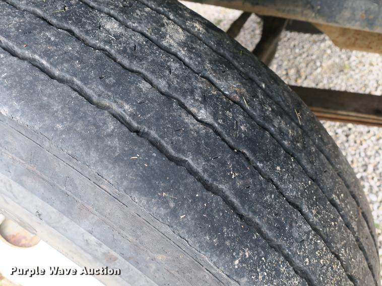 image for item DB8965 1994 Mack CH613 semi truck