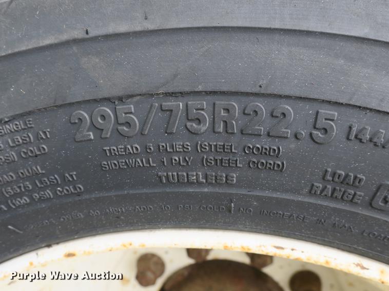 image for item DB8965 1994 Mack CH613 semi truck