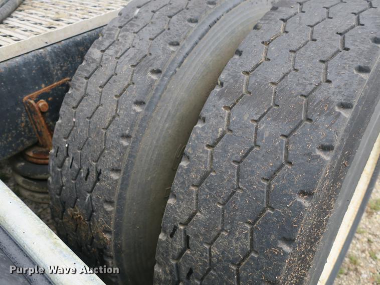 image for item DB8965 1994 Mack CH613 semi truck