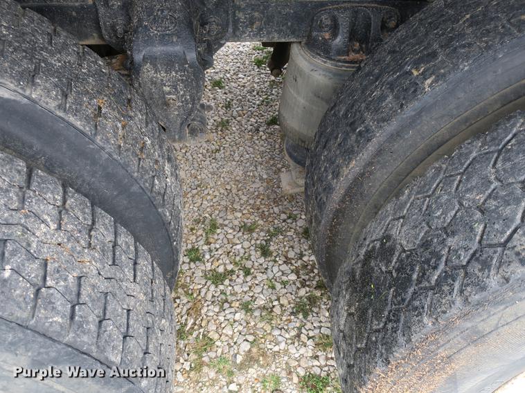 image for item DB8965 1994 Mack CH613 semi truck