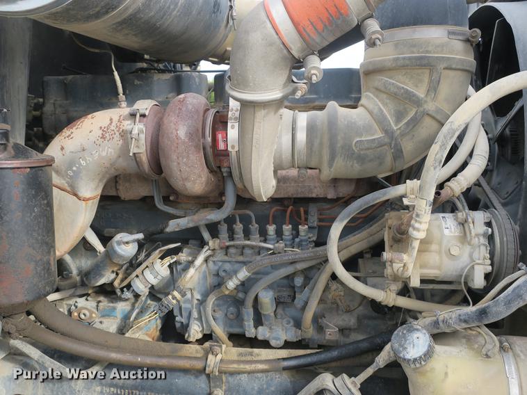 image for item DB8965 1994 Mack CH613 semi truck