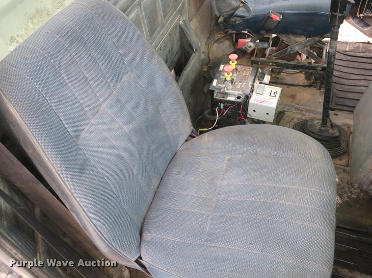 image for item DB8965 1994 Mack CH613 semi truck