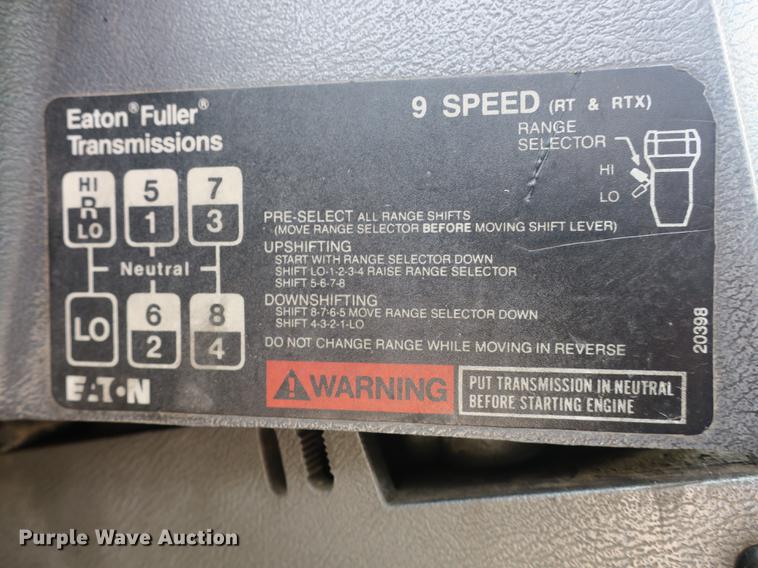 image for item DB8965 1994 Mack CH613 semi truck