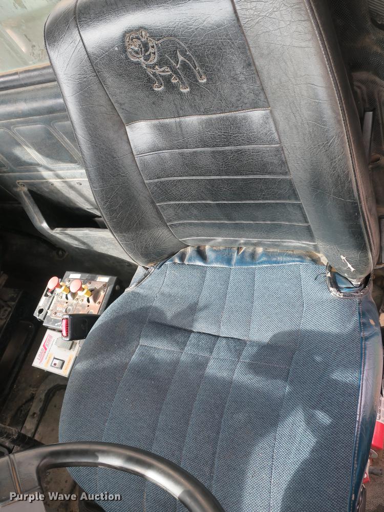 image for item DB8965 1994 Mack CH613 semi truck