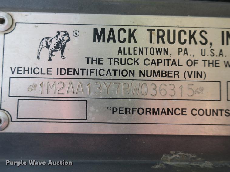 image for item DB8965 1994 Mack CH613 semi truck