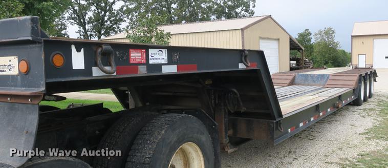 image for item DB8966 2007 Viking drop deck trailer