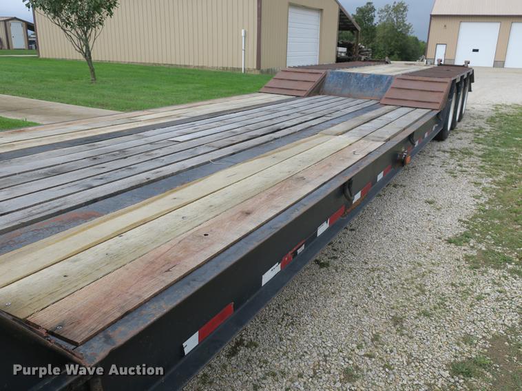 image for item DB8966 2007 Viking drop deck trailer
